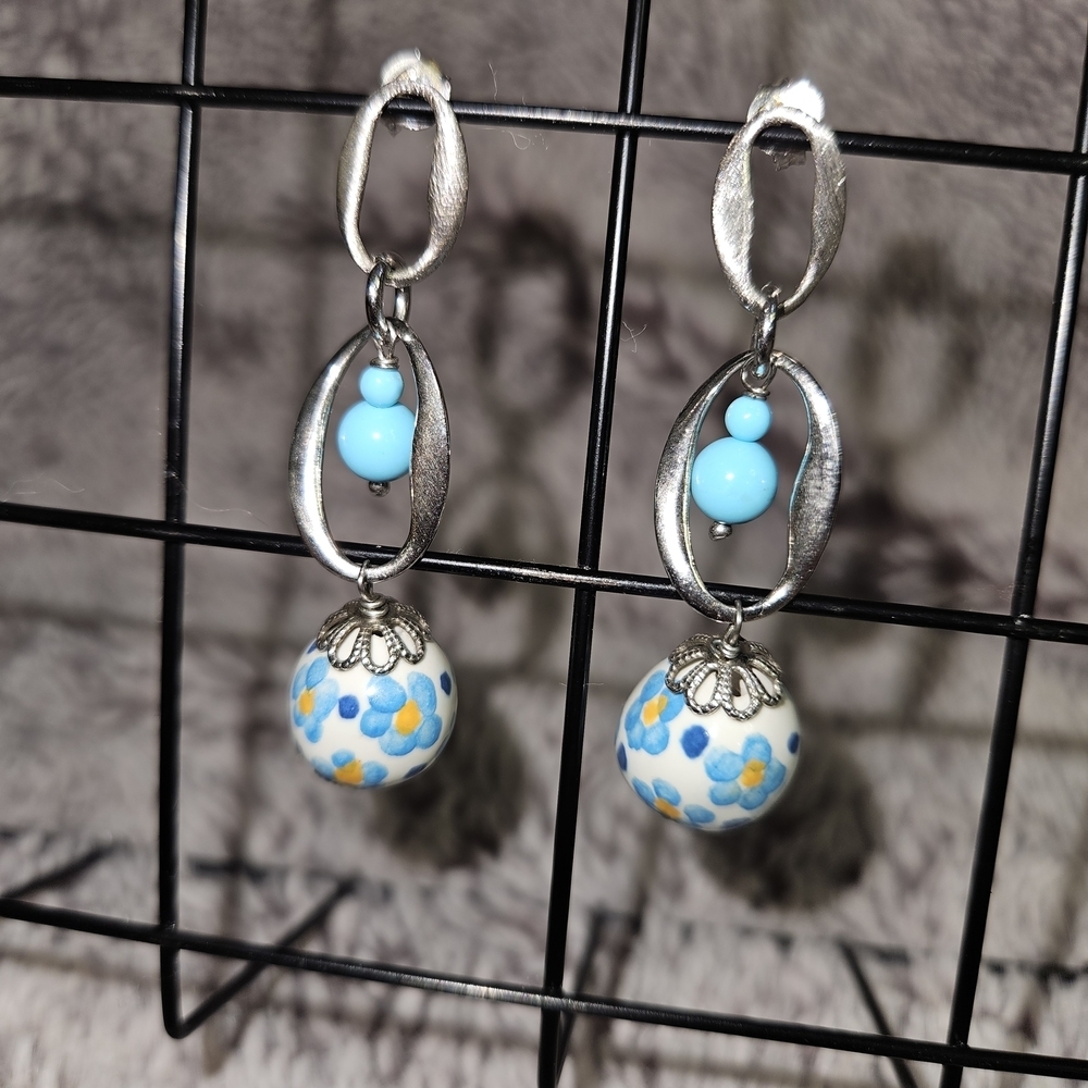 Boho Silver Floral Dangle Earrings Blue White Ceramic Bead Artisan Chinoiserie - Picture 2 of 3